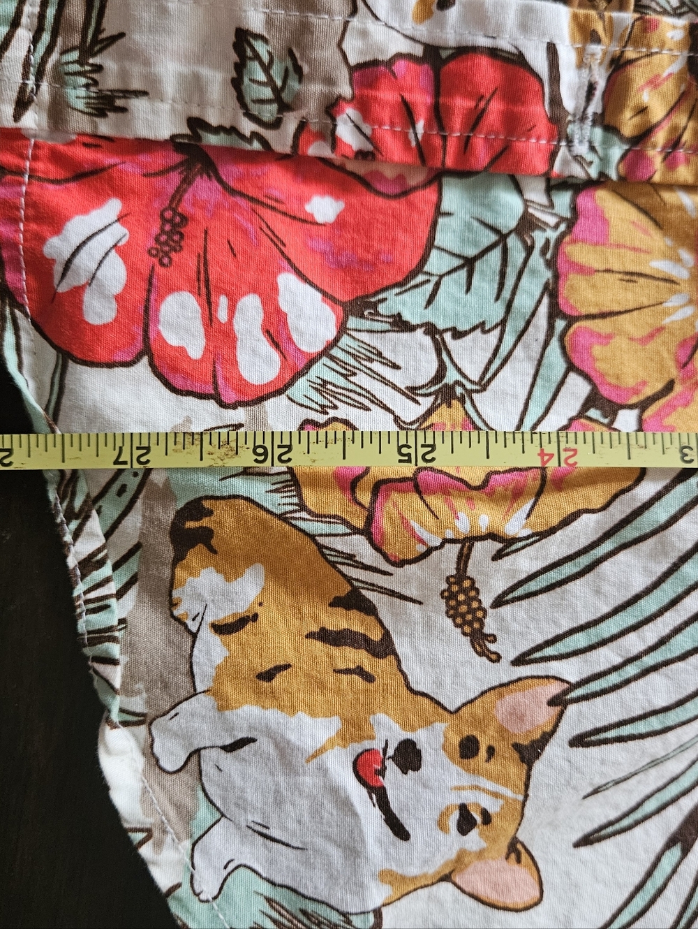 Hot Topic Men's Corgi Floral Shirt - Red, Orange, Green - Picture 8 of 9